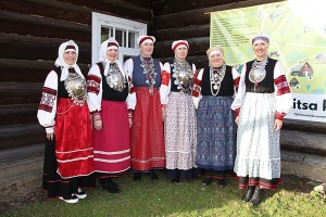Travelnews.lv sadarbība ar ALTA vakariņo tradicionālajā setu zemnieku sētā «Taarka Tarõ Köögikõnõ» - Foto