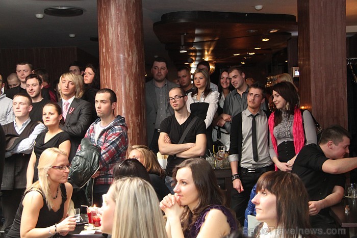 Latvijas labākie bārmeņi un viņu fani pulcējās restorānā B-bārs