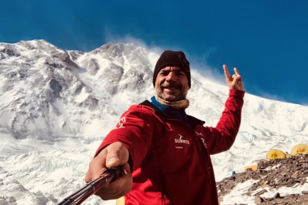 LIELĀ INTERVIJA: Pēc uzkāpšanas Everestā esam ciemos pie tūroperatora «Alida Tūrs» valdes priekšsēdētāja Arno Ter-Saakova