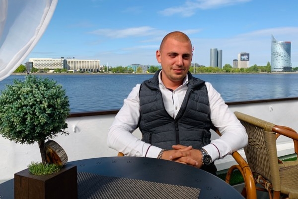 Video intervija ar Jāni Uvarovu, «River Cruises Latvia» upju kruīza kuģu īpašnieku