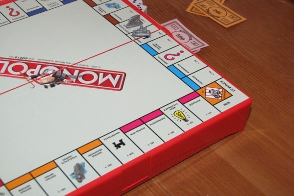 7. marts vēsturē: Izgudrota galda spēle «Monopols»