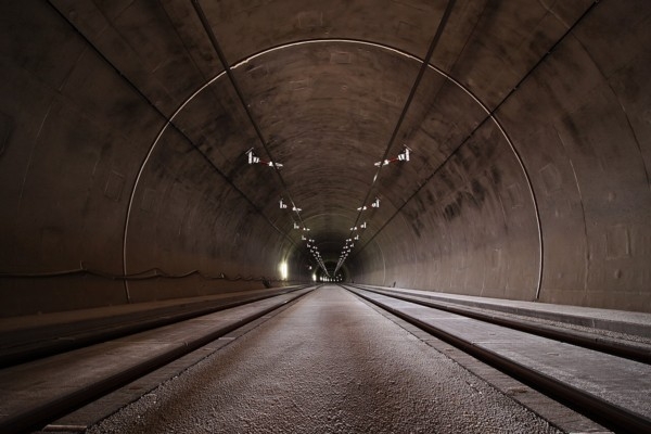 23. aprīlis vēsturē: Karaliene Viktorija un Napoleons III noraida ideju veidot tuneli zem Lamanša